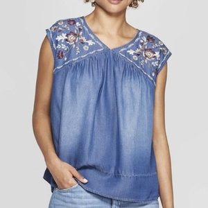 NWT Knox Rose Embroidered Chambray Sleeveless Top